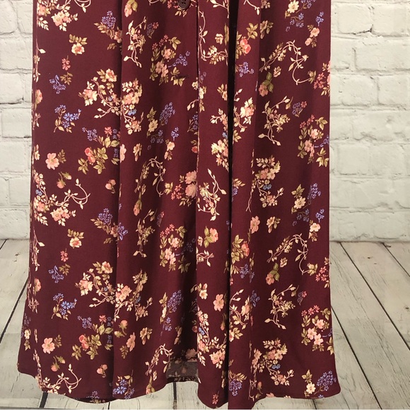 Women's Burgundy Floral Pattern Reformation Fauna Dress in Chantelle. Size 0 - Picture 11 of 16